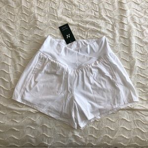 COPY - Breezeful High Waisted Crossover Side Pocket Yoga Shorts 4" (White / Lar…